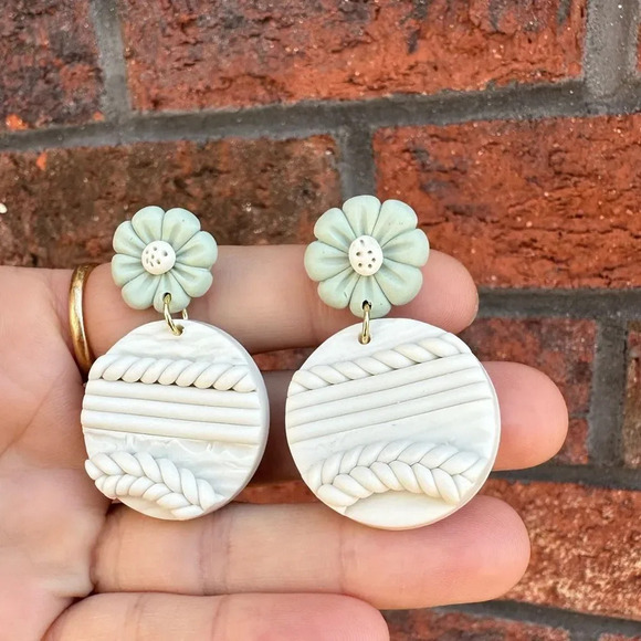 Anthropologie Aurora Flower Resin Earrings - Picture 3 of 7